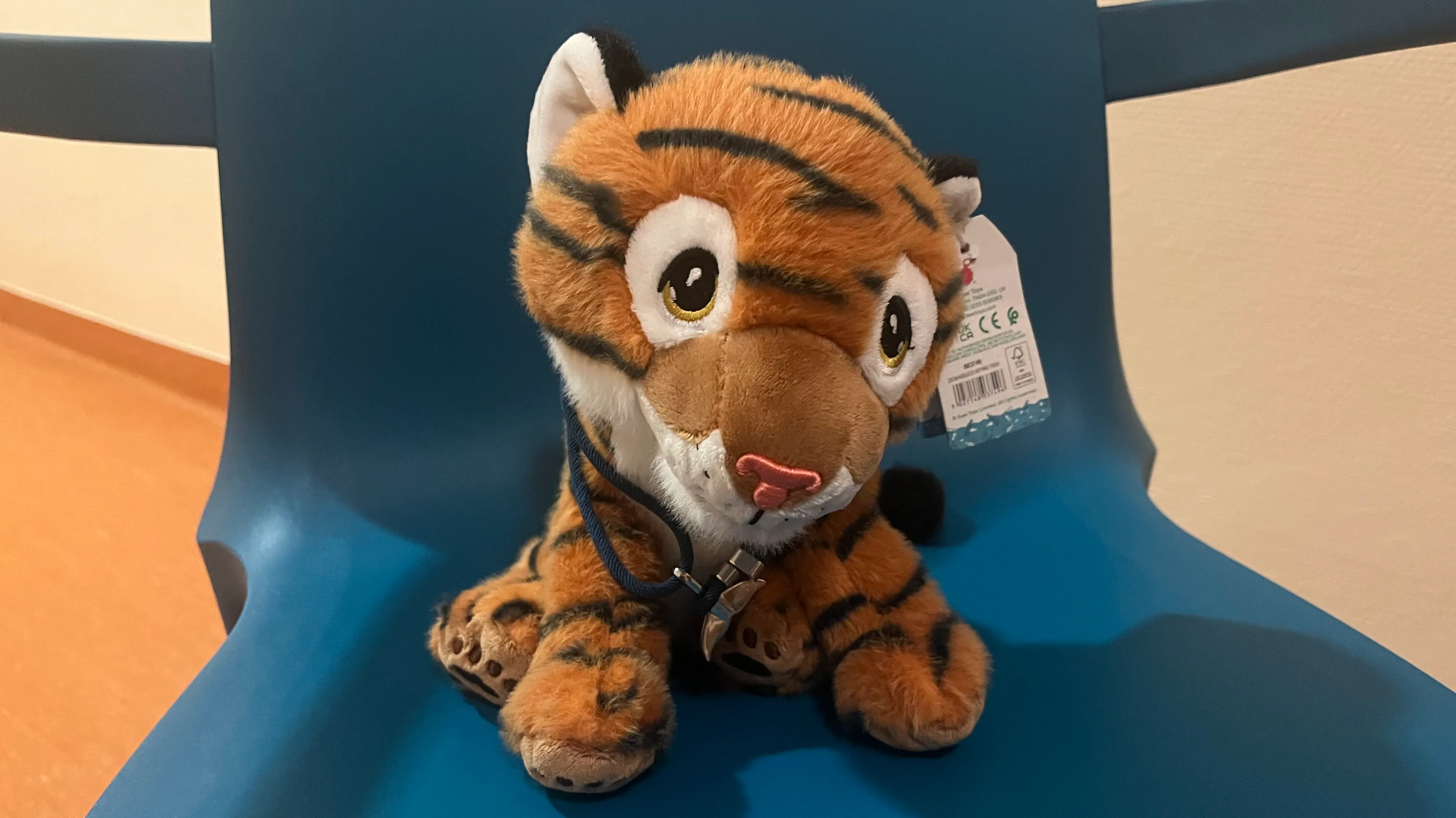 Tiger und Walflosse